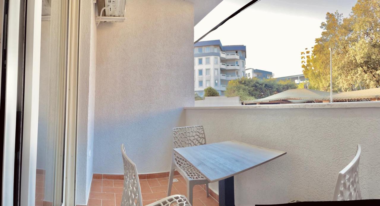 Flors Apartments Durres Exterior photo